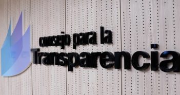 Chilenos valoran derecho a rendición de cuentas por parte de organismos públicos