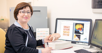 Investigadora chilena fue incorporada a la Royal Society of Medicine