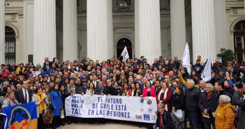 Regionalistas de todo el país entregan carta al presidente Piñera