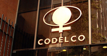 Gobierno acuerda histórico plan de reinversión de utilidades para Codelco