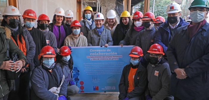 Ministerio de Obras Públicas y ONU Mujeres firman convenio para promover empleo femenino en la construcción
