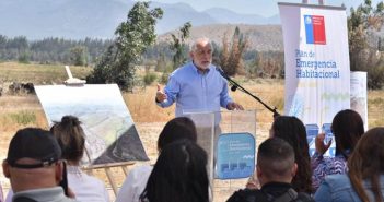 Ministro Montes anuncia adquisición de terrenos para construcción de viviendas en San Felipe