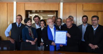 Ministro Montes valora transferencia de recursos desde Gore de Valparaíso que beneficiará a más de dos mil familias