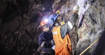 Ministerio de Minería entrega más de $2 mil millones a pequeños mineros del todo el país